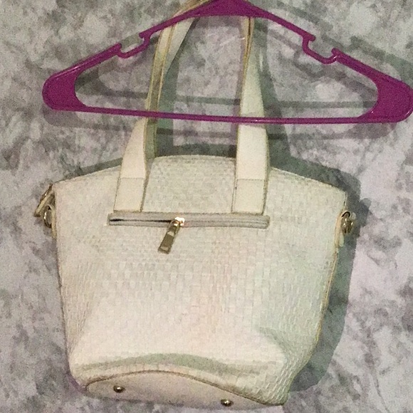 Michael Kors Cream Textured bucket Tote with beautiful amber accents - Picture 2 of 6
